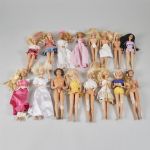 639402 Barbie dolls